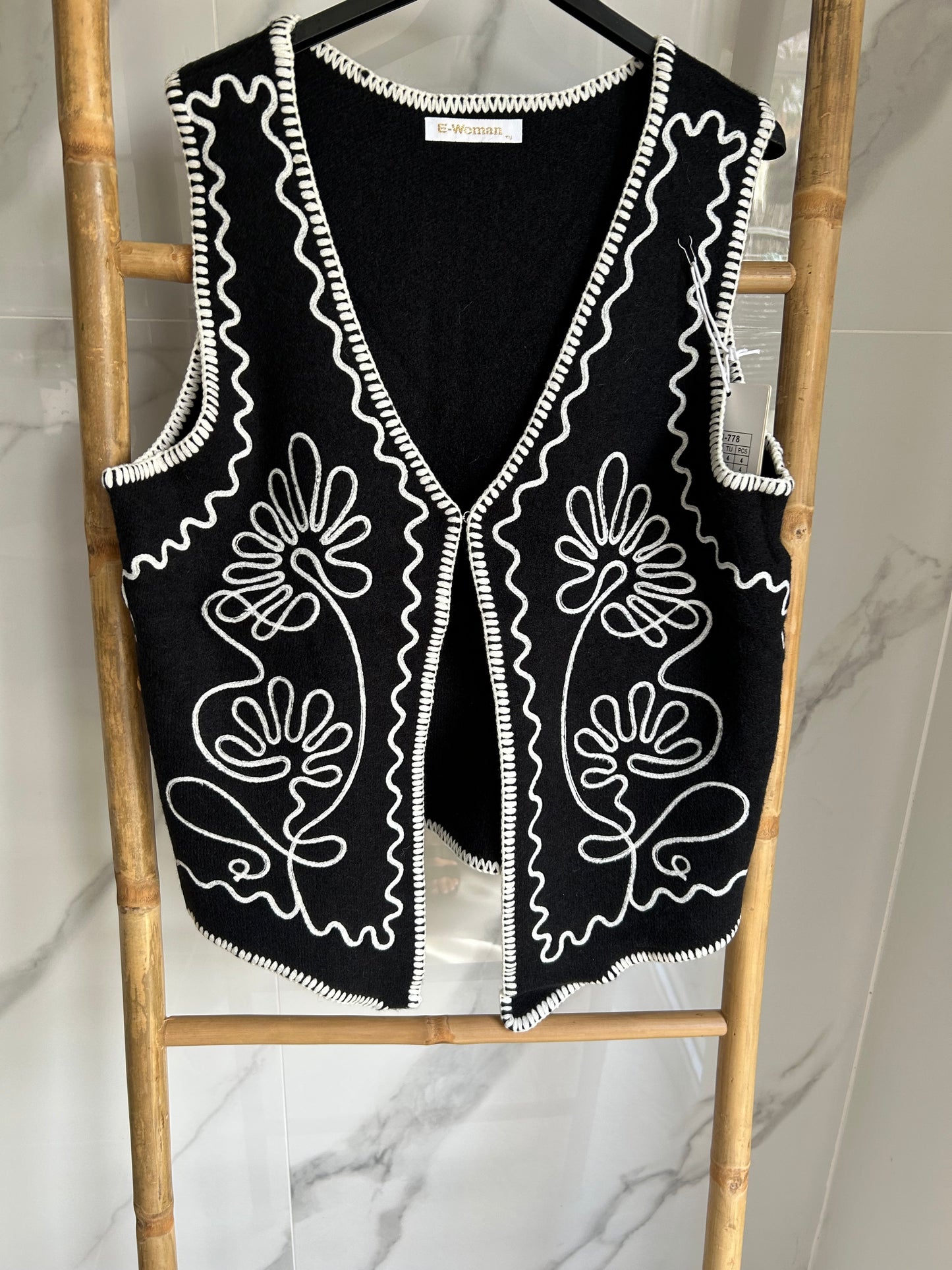 Gilet sans manches brodé