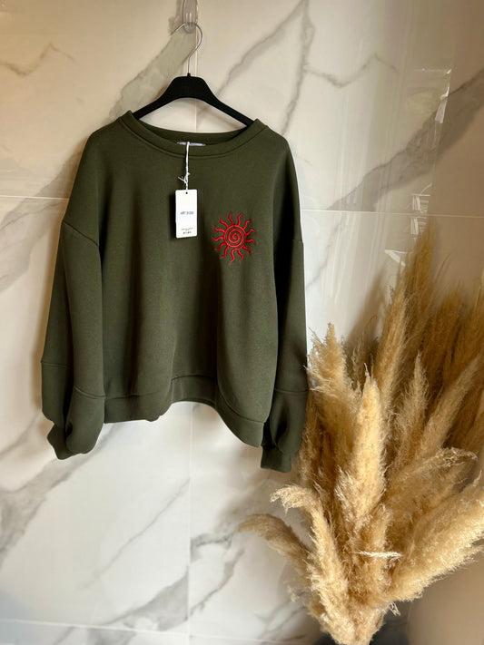 Sweat Kaki Oversize – Broderie Soleil Rouge